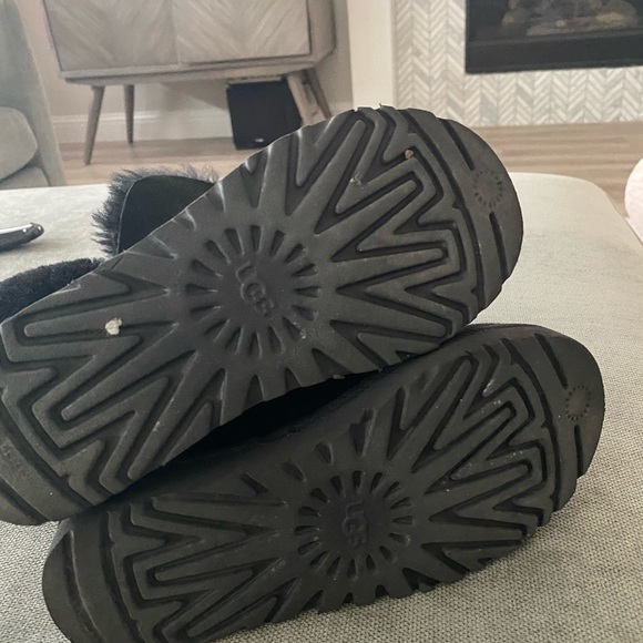 Girls UGG boots EUC - Picture 4 of 4